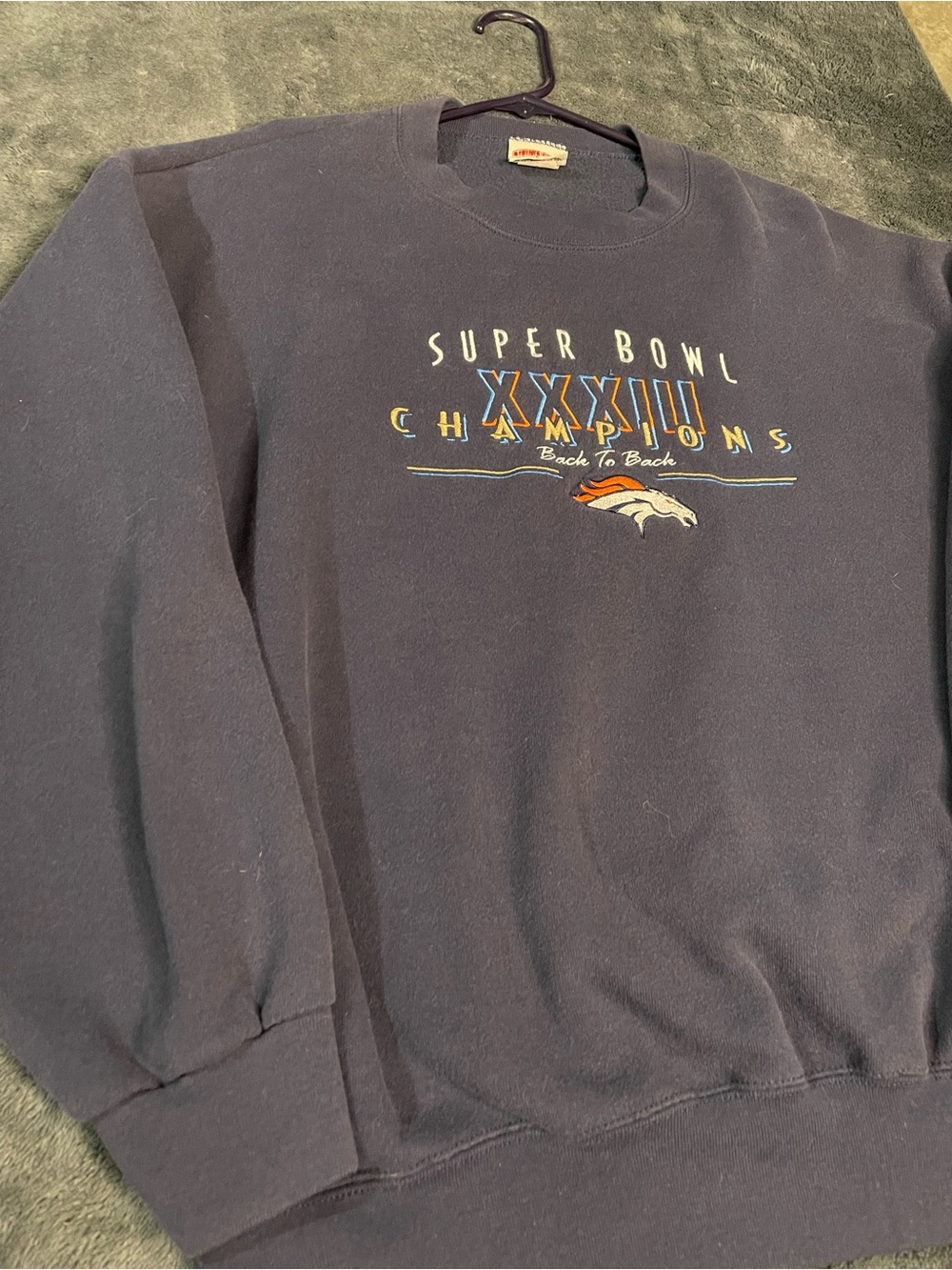 VINTAGE Men’s Denver Broncos Crewneck